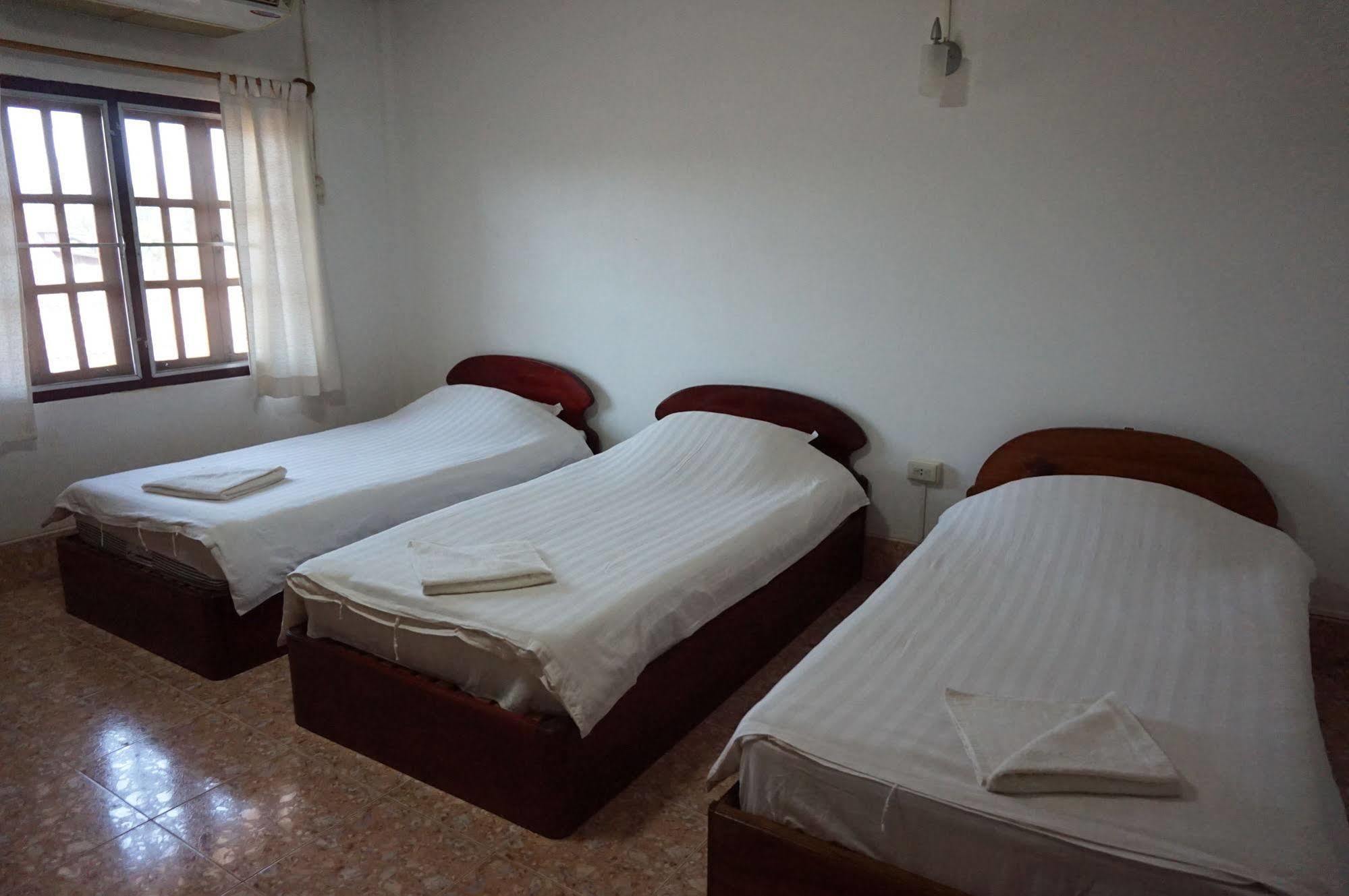 Phaythavone Hotel Paksze Kültér fotó
