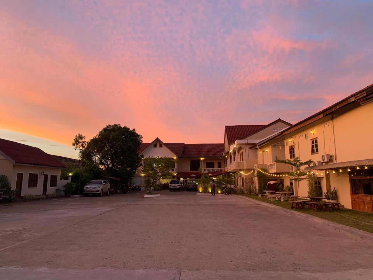 Phaythavone Hotel Paksze Kültér fotó